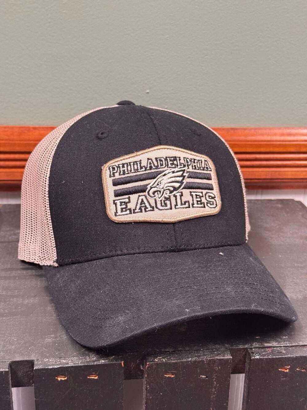 Philadelphia Eagles '47 Black and Tan Trucker Hat